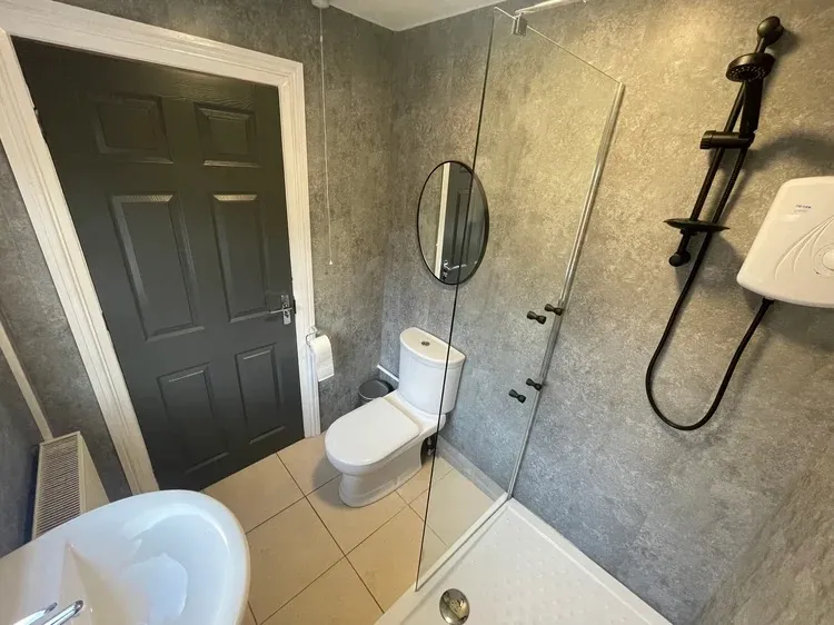 Homely 2 Bed Terraced House // Aug 2026 - Image 14